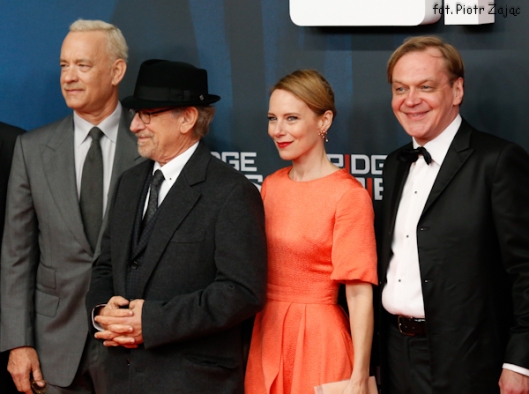 Tom Hanks , Steven Spielberg , Amy Ryan , Mikhail Gorevoy na premierze filmu " Most szpiegów " w Berlinie